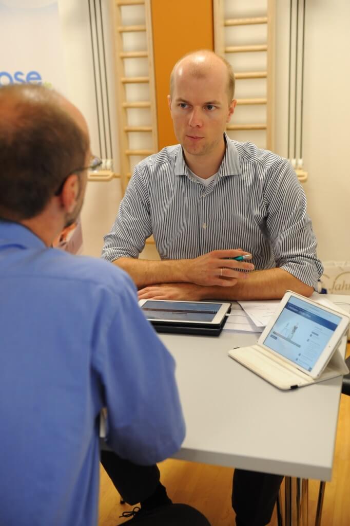 Johannes Heering im Beratungsgespräch